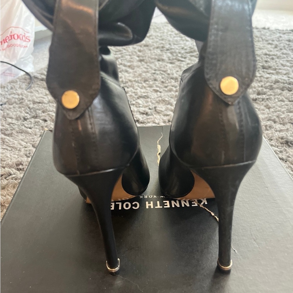 NEW KENNETH COLE NEW YORK LEATHER HEEL BOOTS - Picture 2 of 6
